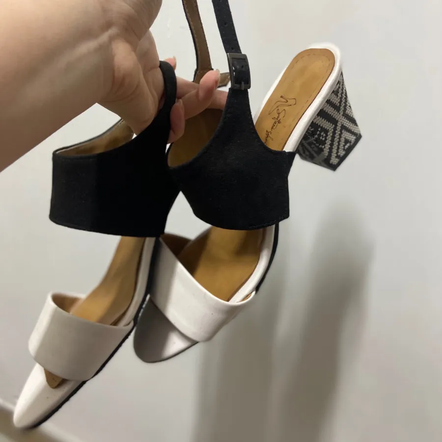 کفش پاشنه بلند سفید مشکی