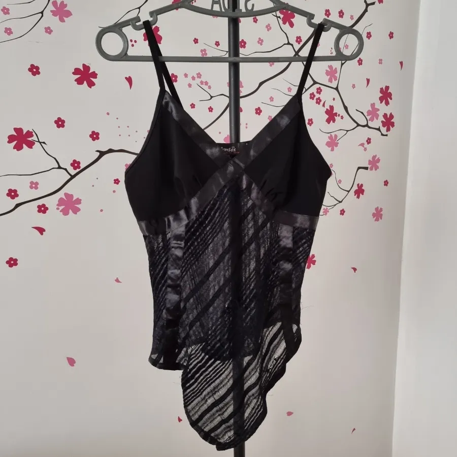 تاپ و تی شرت زنانه