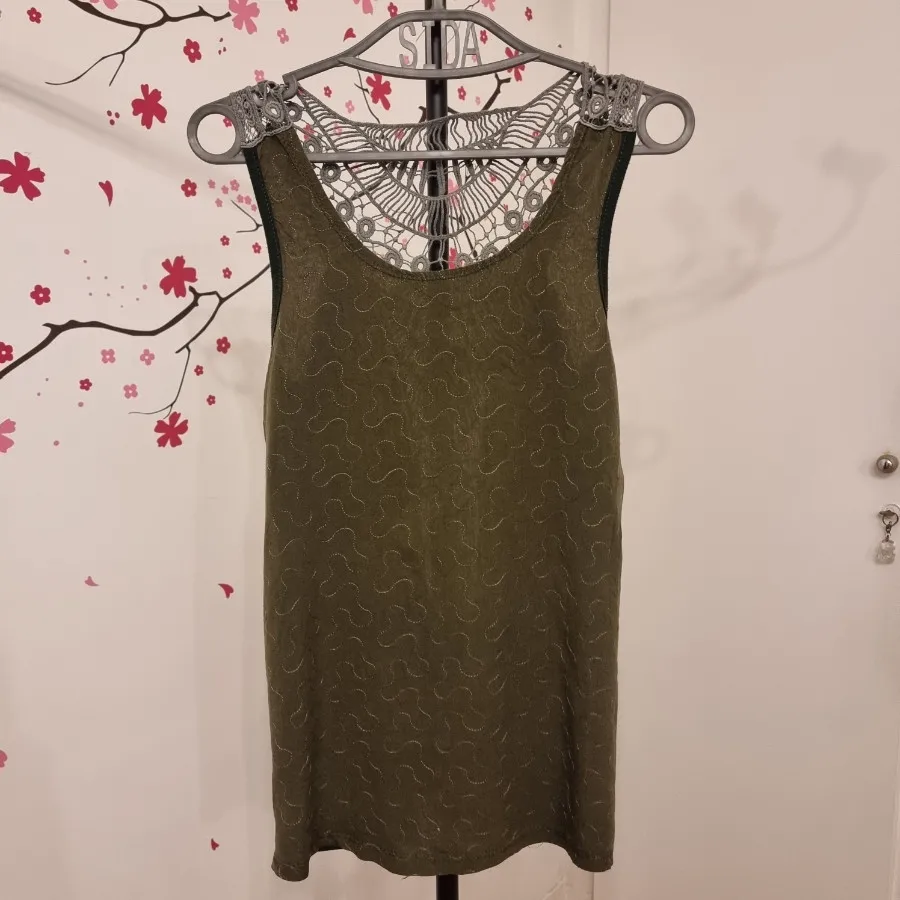 تاپ و تی شرت زنانه