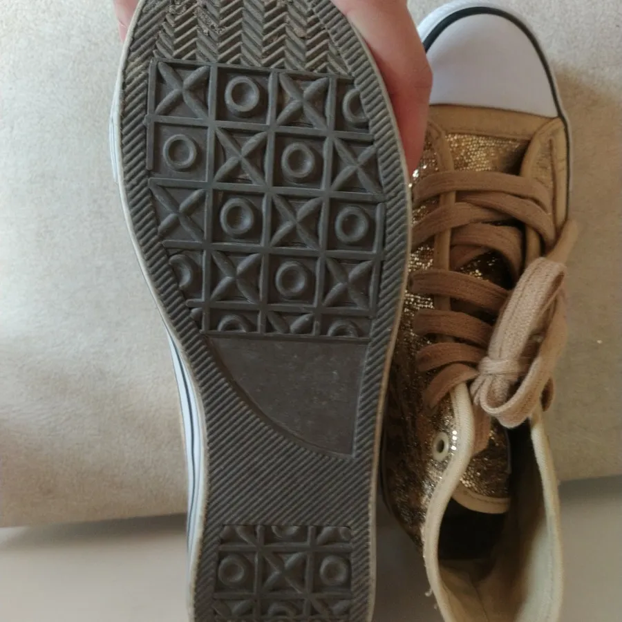 کفش کانورس آمریکایی