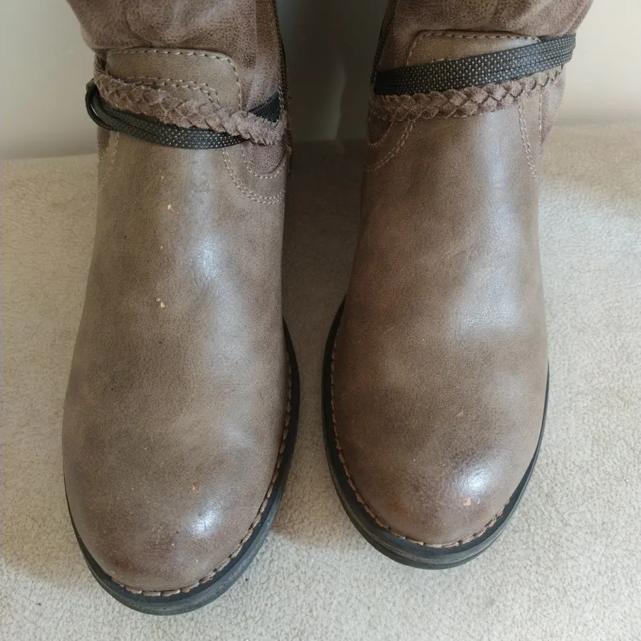 بوت آلمانی گرم