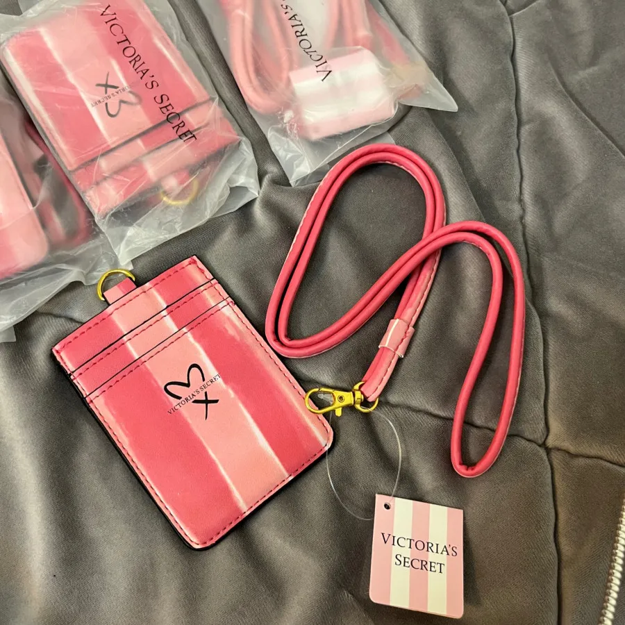 جاکارتی ویکتوریا سکرت