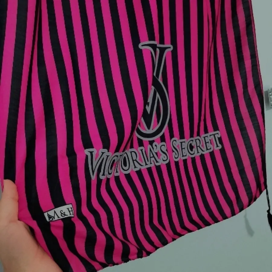 شال ویکتوریا سکرت