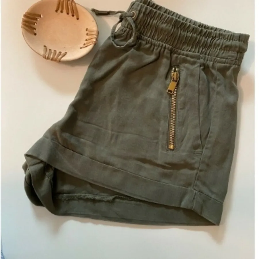 شورتک مارک h&m