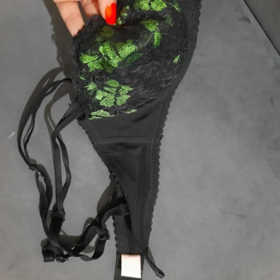 سوتین فنردار مجلسی