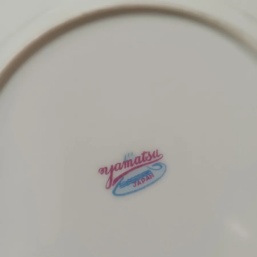 بشقاب گل سرخی قدیمی ژاپن