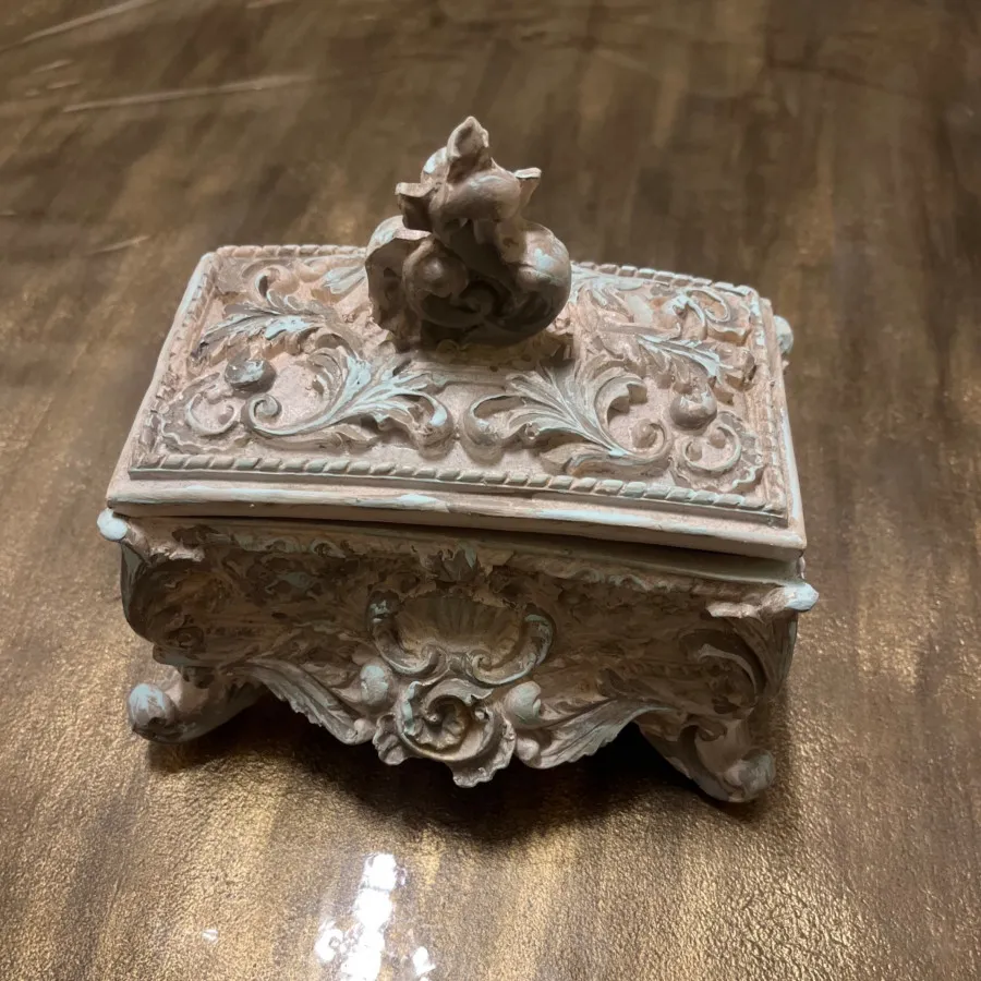 جای جواهری و دکوری