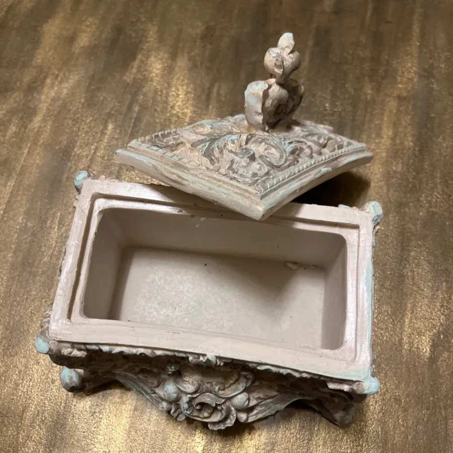 جای جواهری و دکوری