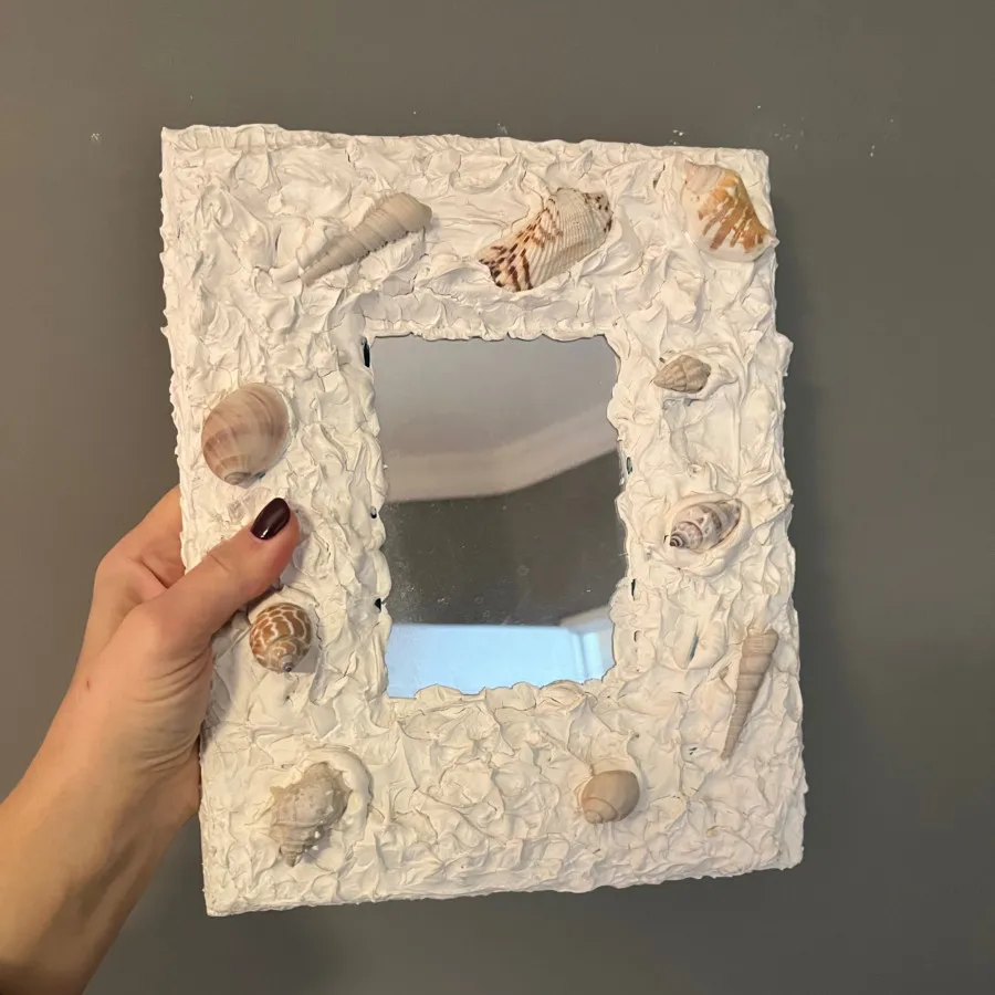 ایینه ی دکوراتیو دیواری