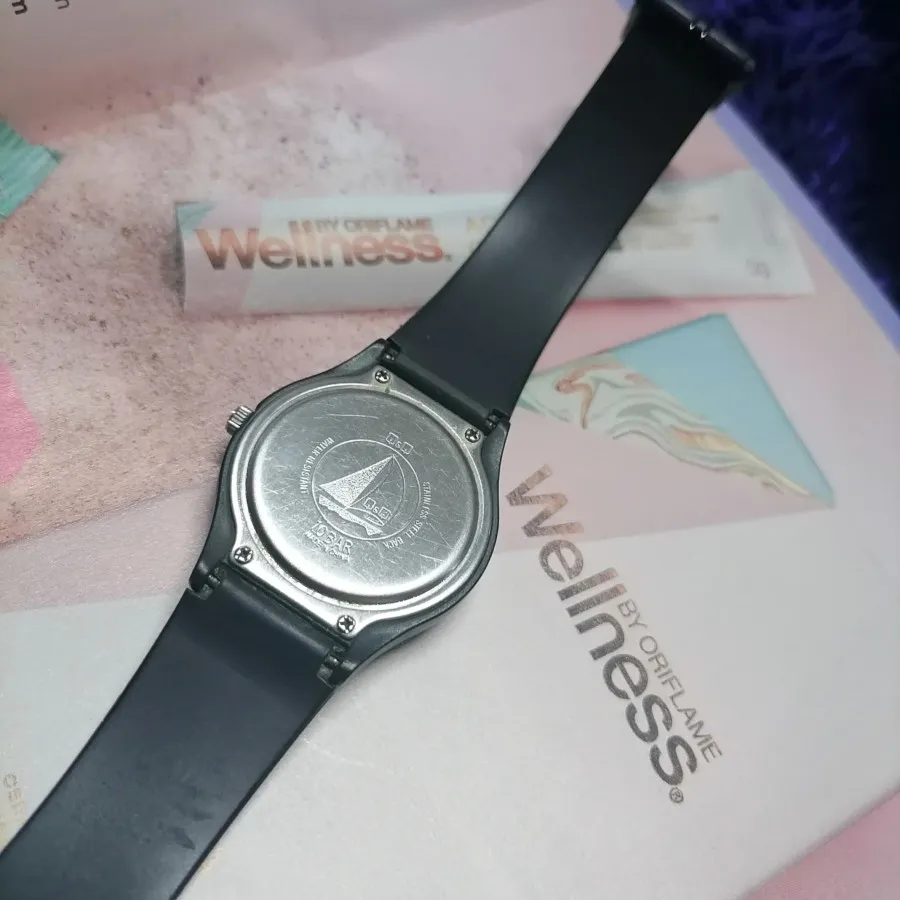 ساعت مچی زنانه q&q