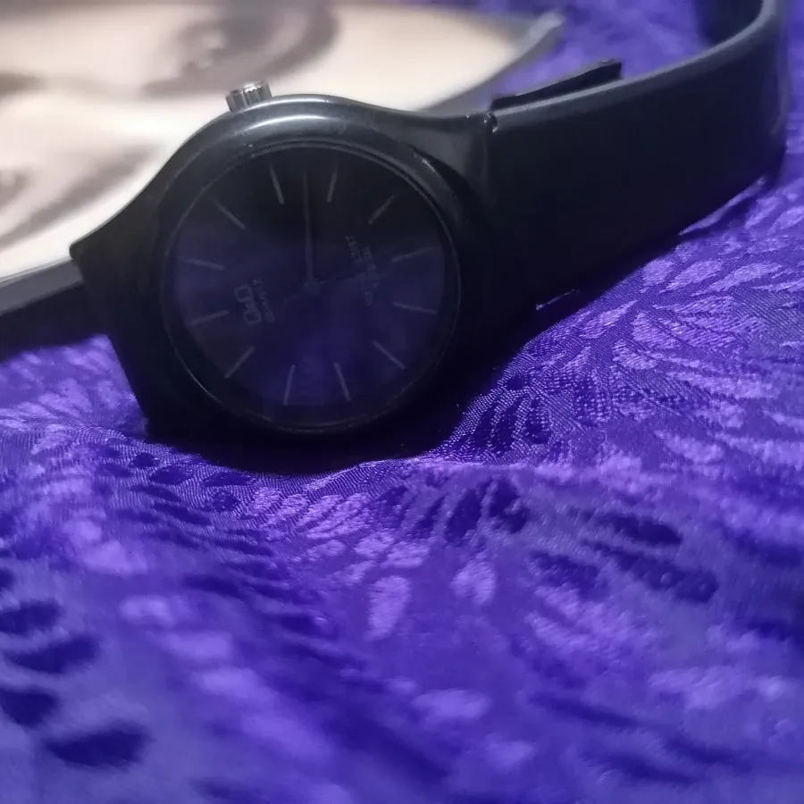 ساعت مچی زنانه q&q