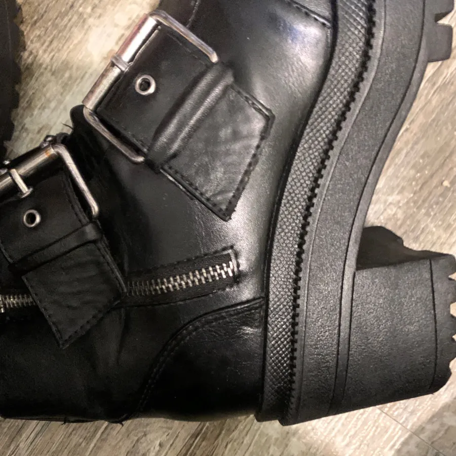 نیم بوت استاردیواریوس