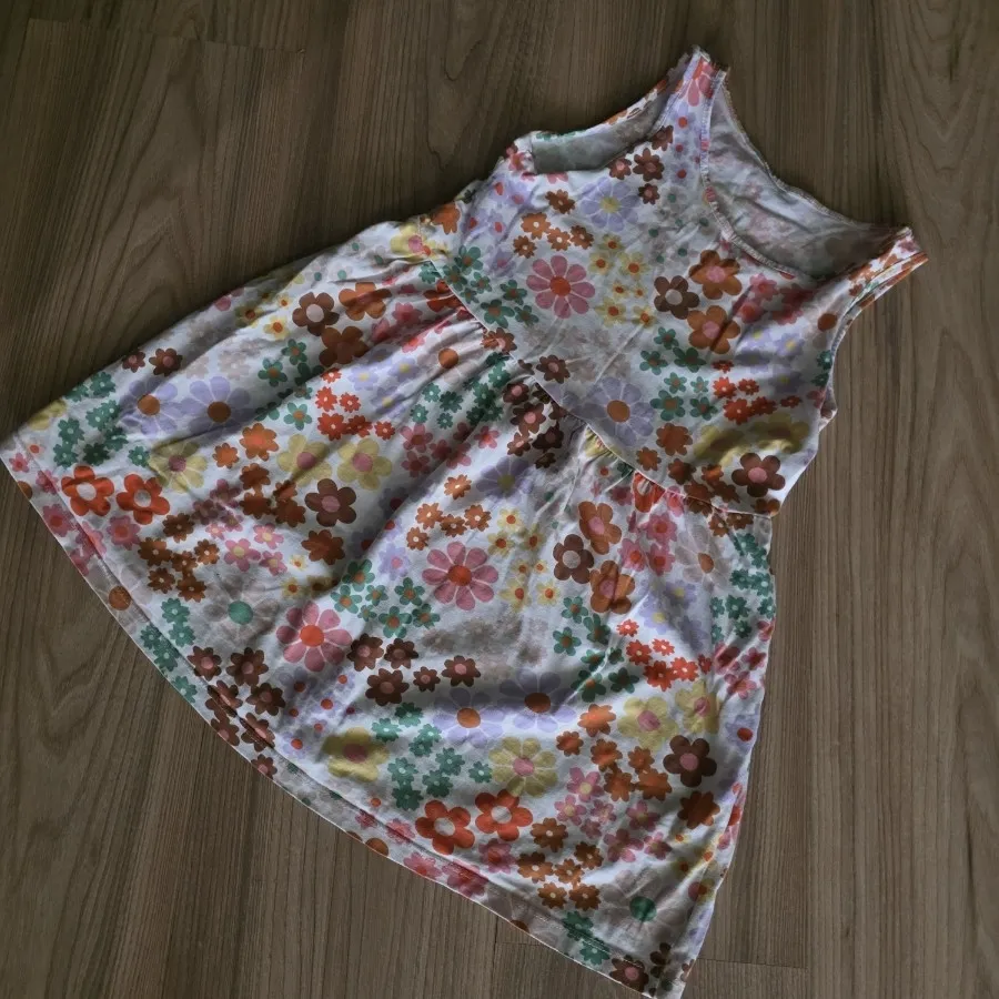 پیراهن دخترانه