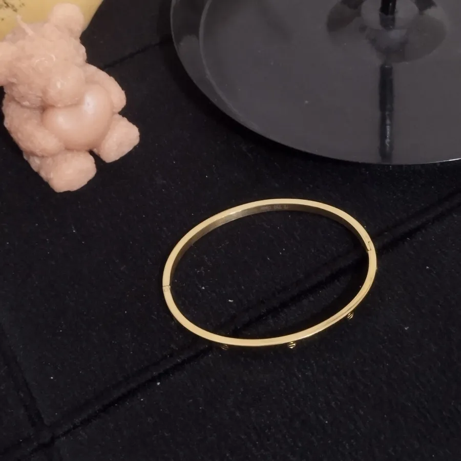 دستبند طرح کارتیه