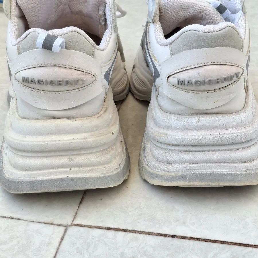 کتونی سفید خارجی