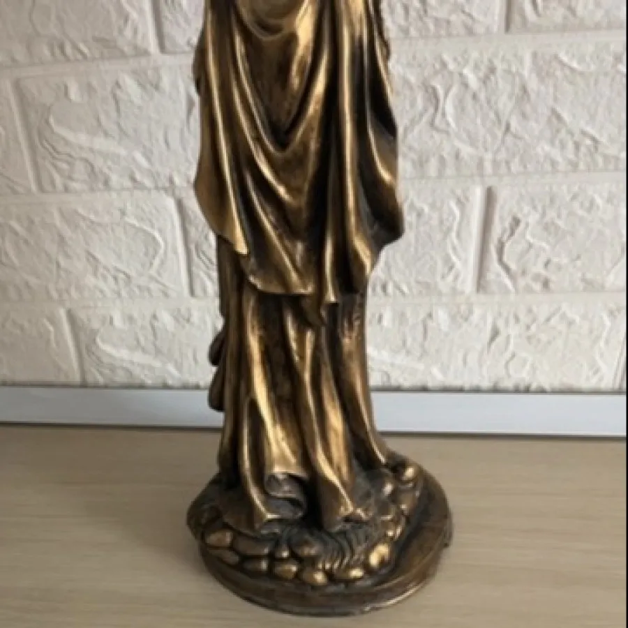 مجسمه زن یونانی