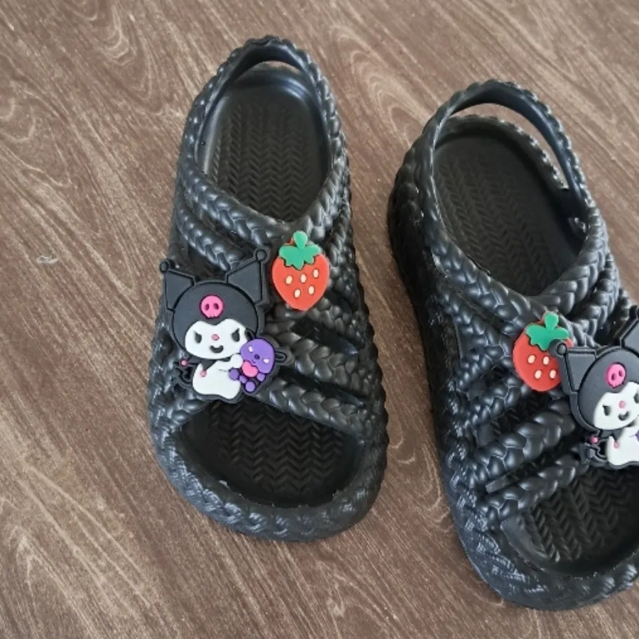 دمپایی بچگانه