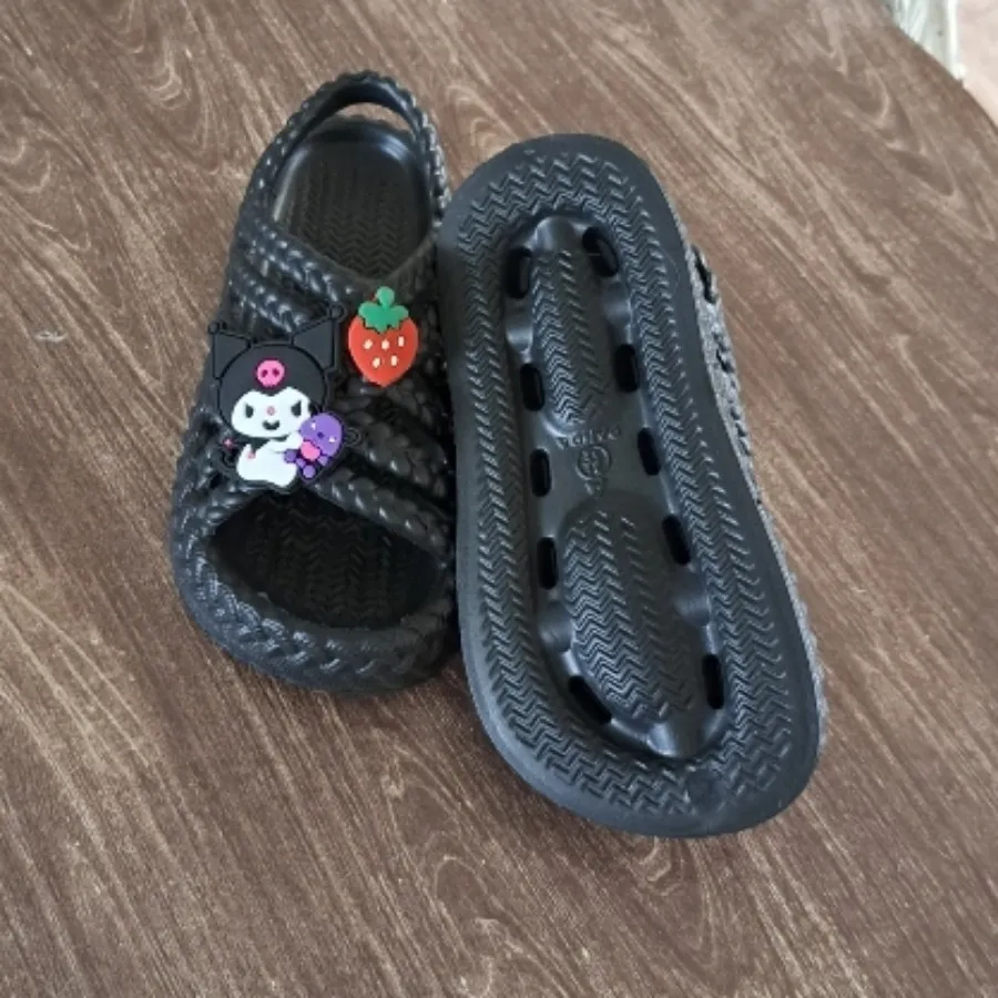 دمپایی بچگانه