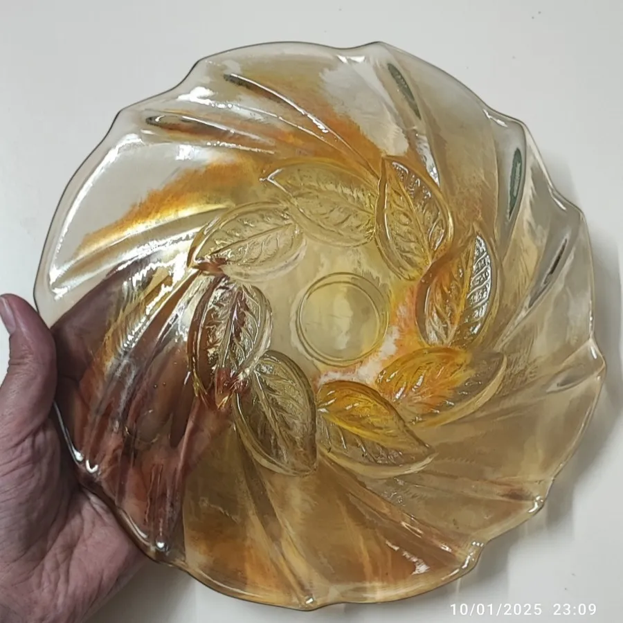 ظرف زنگاری قدیمی