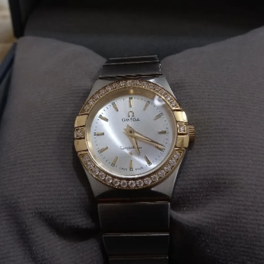 ساعت امگا نگین دار