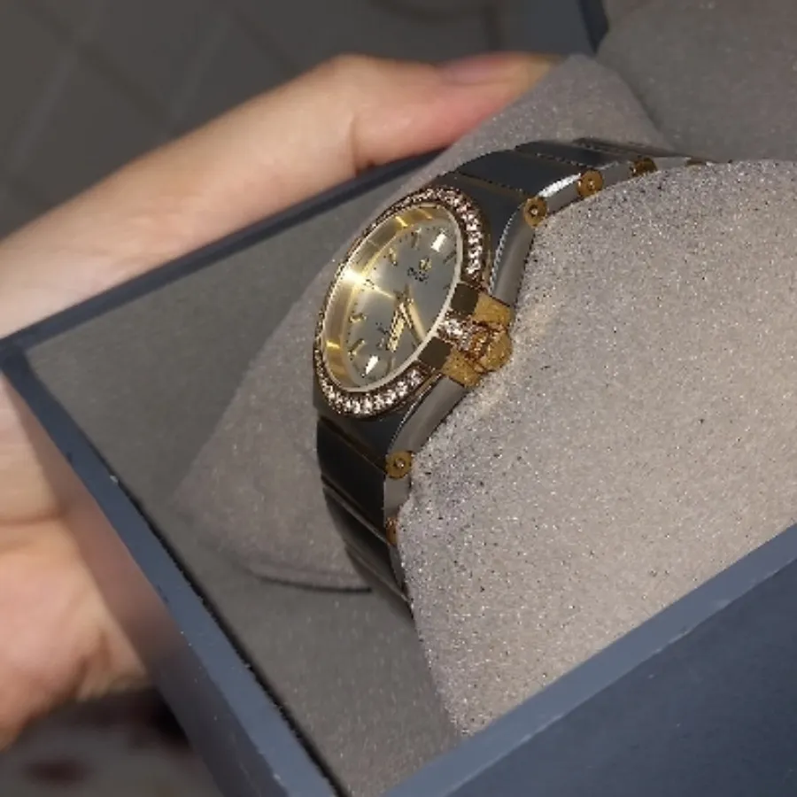 ساعت امگا نگین دار