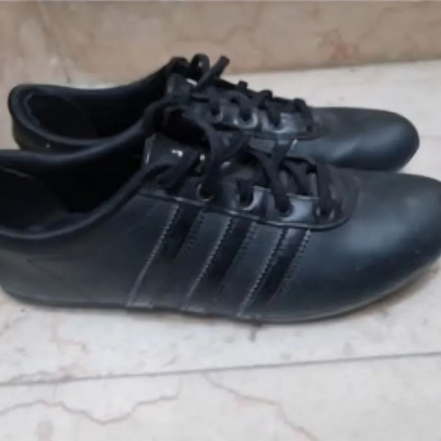 کفش آدیداس