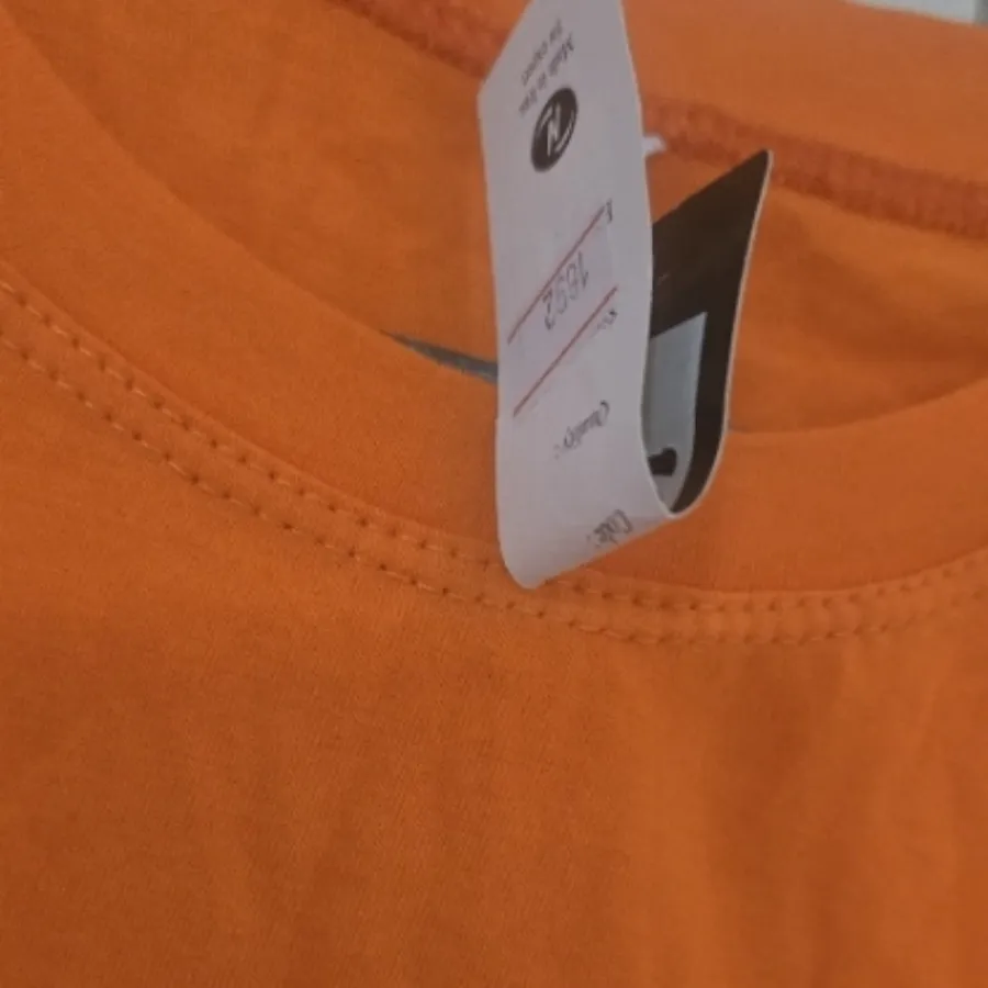 تی شرت طرحدار نگین کاری