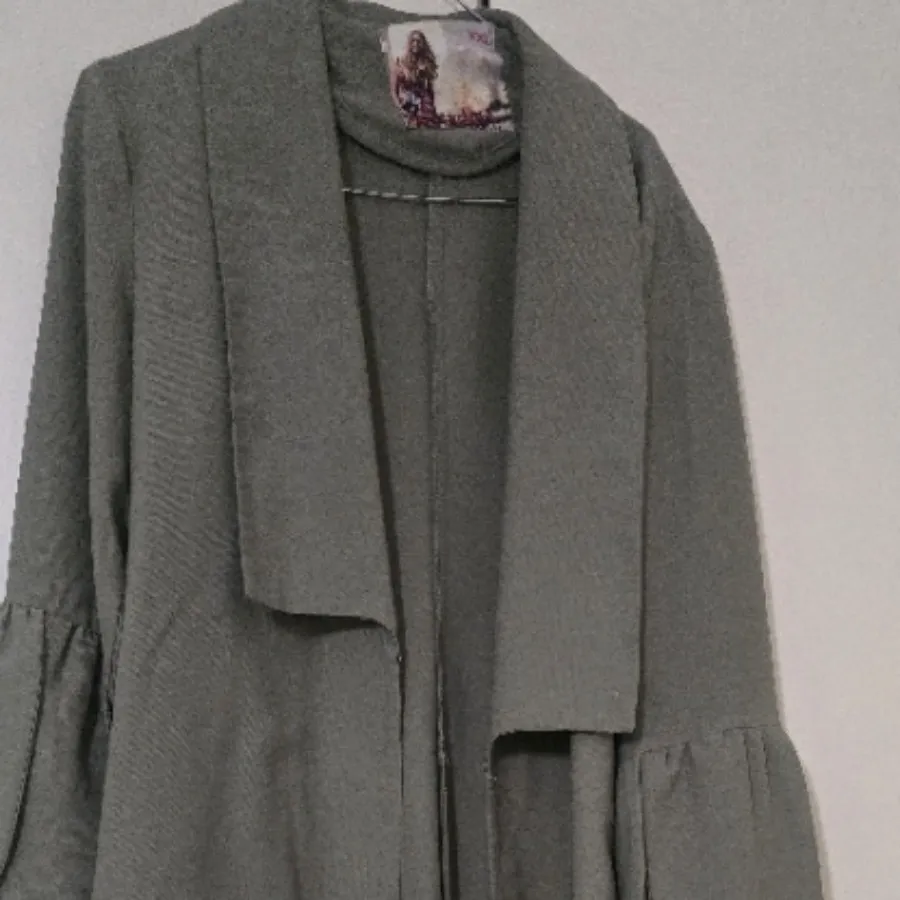 تی شرت طرحدار نگین کاری