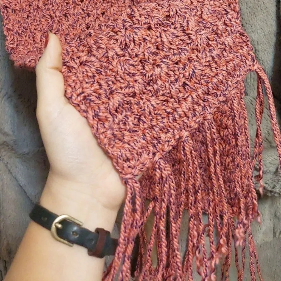شال دست باف روی کت