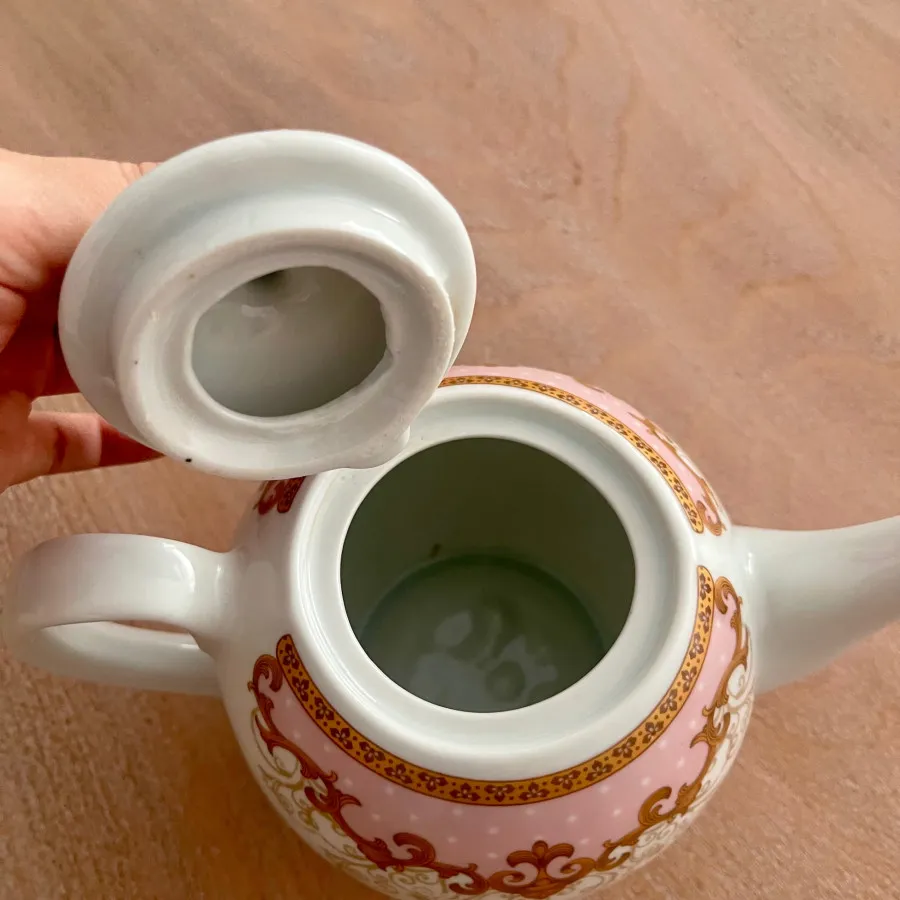 قوری چینی طرح دار صورتی