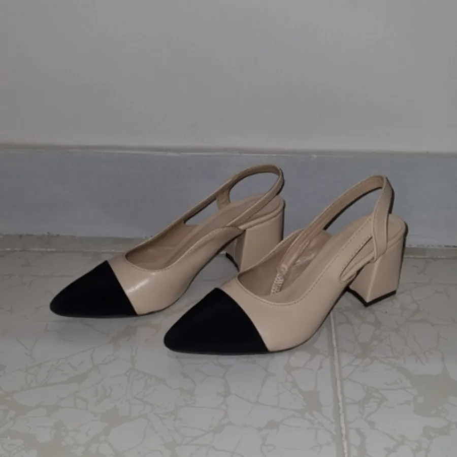 کفش طرح شنل کرم