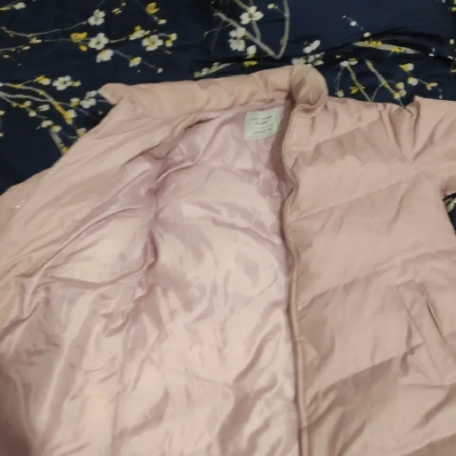 پالتو داخلش با پر هست