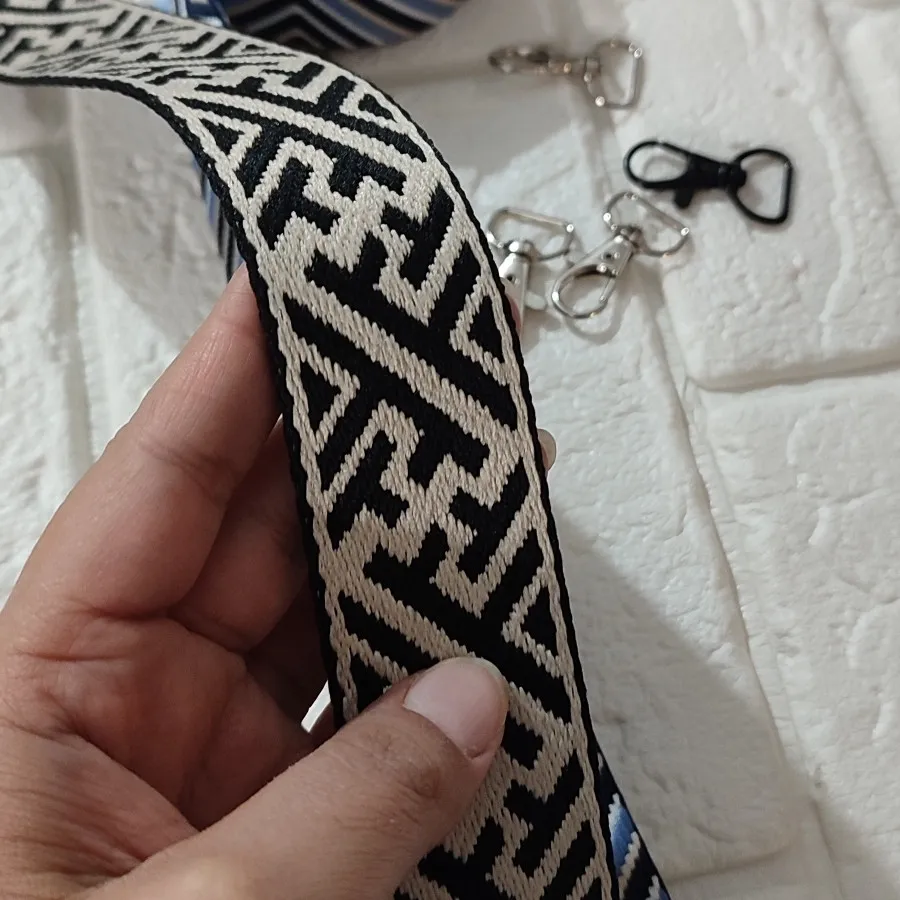 بند برزنتی طرحدار