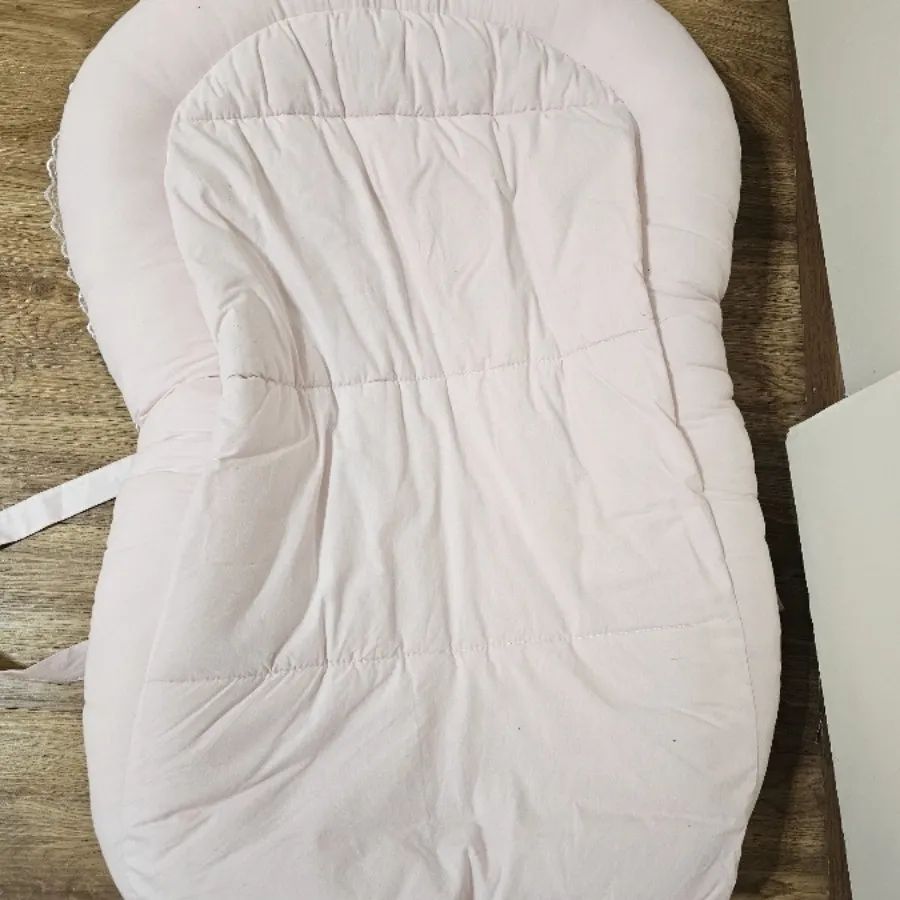 تشک حمل نوزاد زیبا و نو