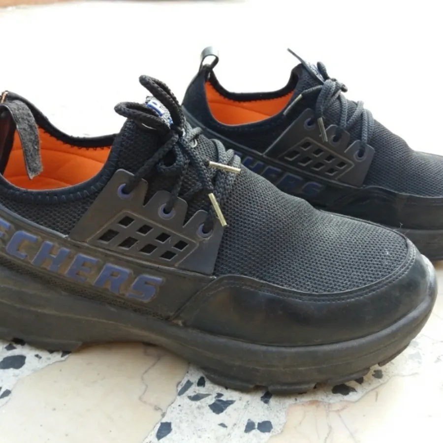 کفش کتونی در حد نو 2