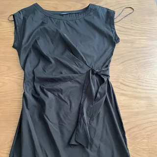 پیراهن مشکی