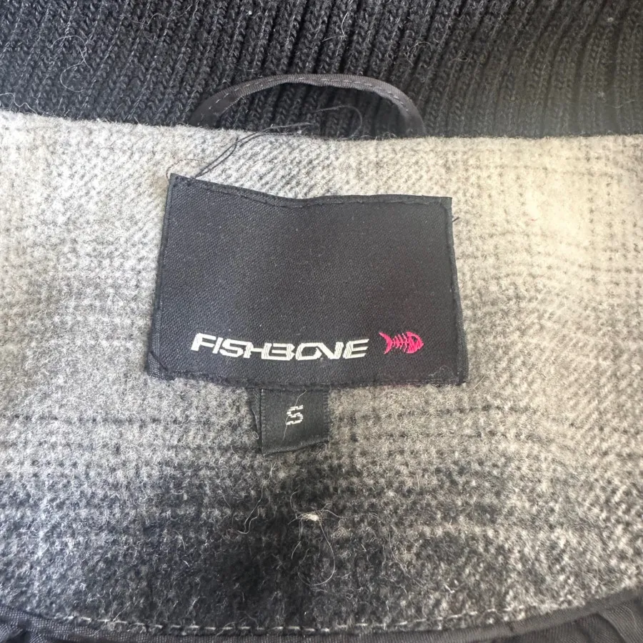 وست (ژیله) بسیااار گرم