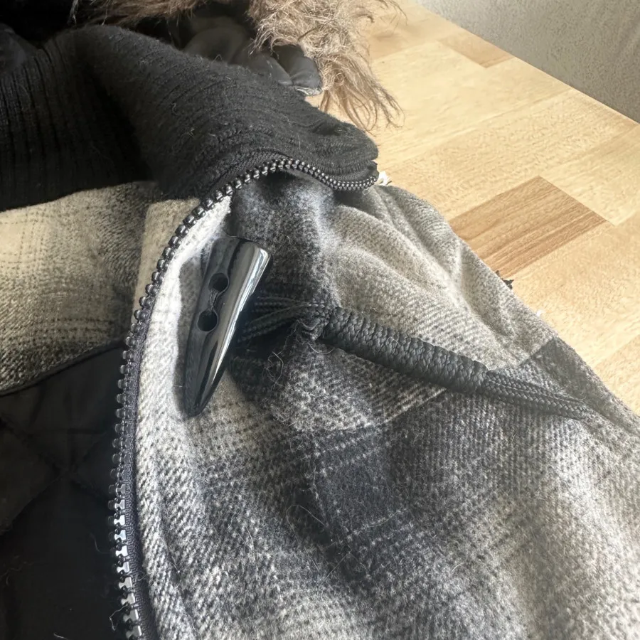 وست (ژیله) بسیااار گرم