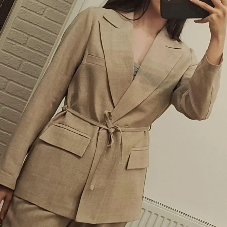 ست کت و شلوار کرمی