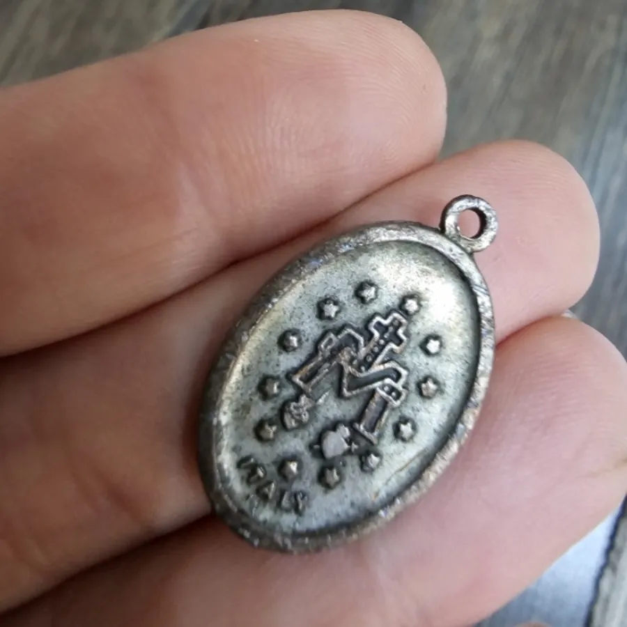 آویز گردنبند