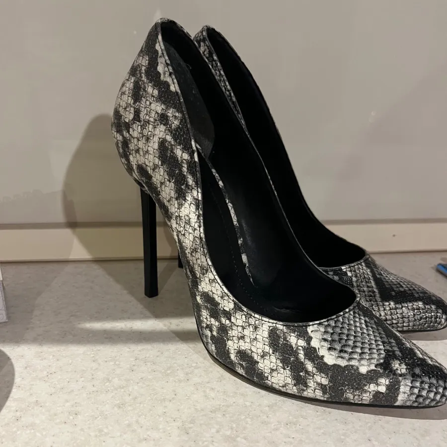 کفش پاشنه دار