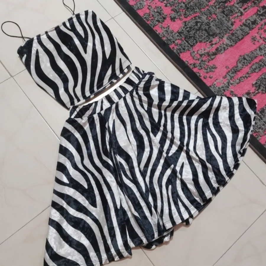 ست کراپ و دامن مخمل