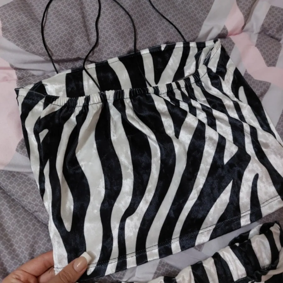 ست کراپ و دامن مخمل