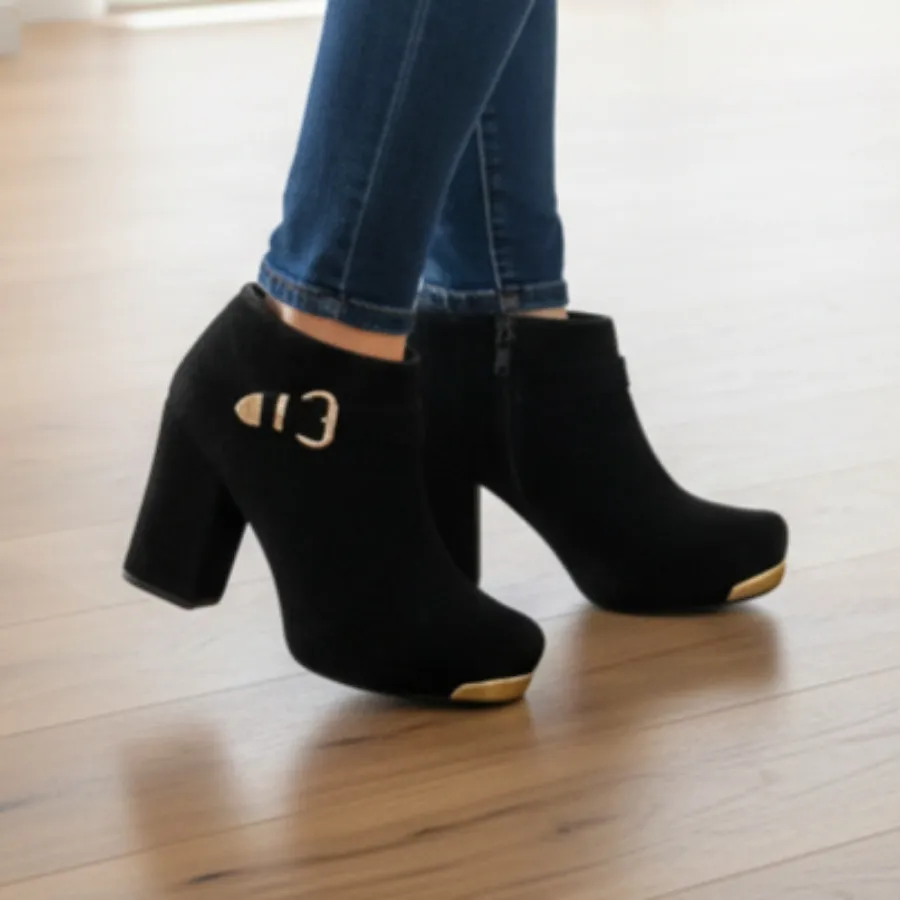 نیم بوت مخمل