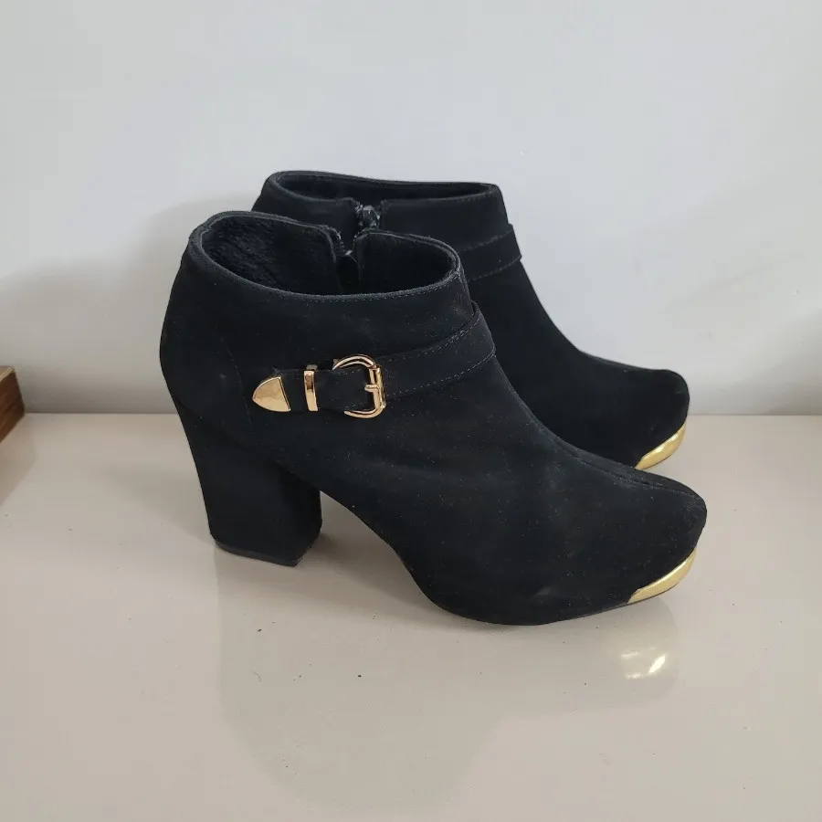 نیم بوت مخمل