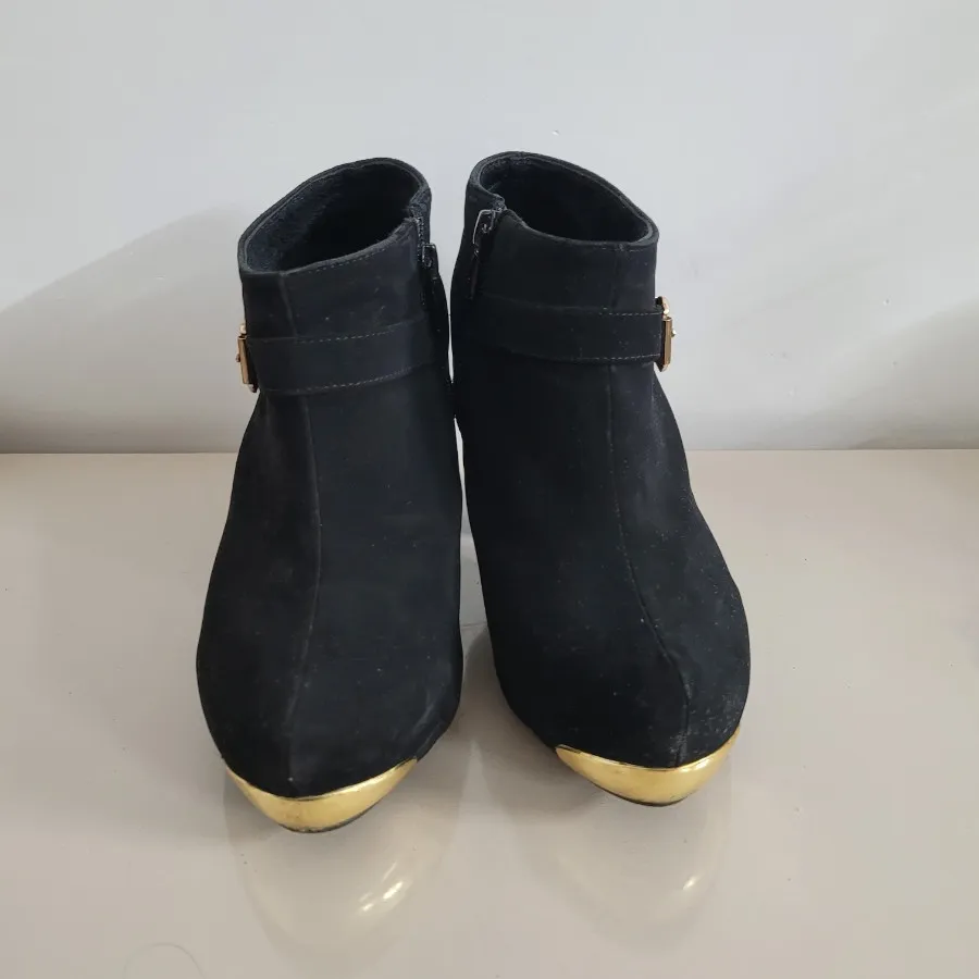 نیم بوت مخمل