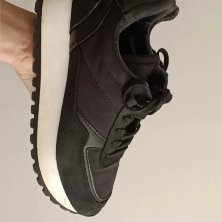 کفش اسپرت zara