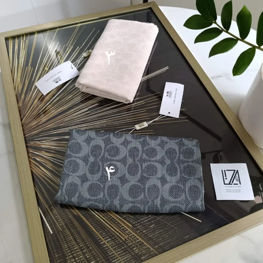 شال چهارفصل مارک کوچ