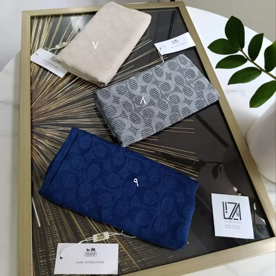 شال چهارفصل مارک کوچ