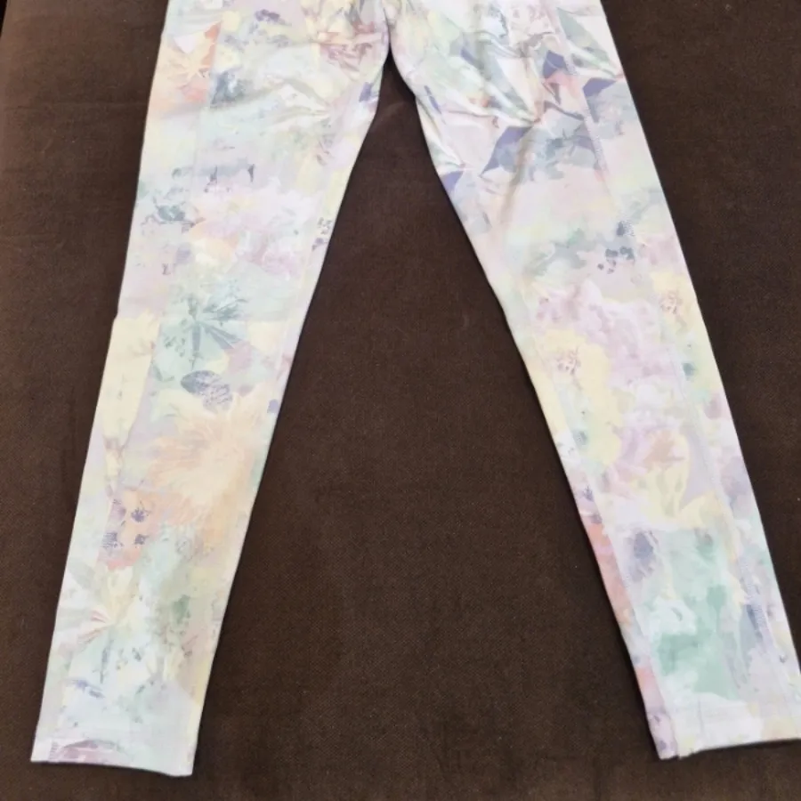 لگ ورزشی ویکتوریاسیکرت